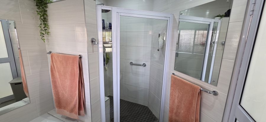 3 Bedroom Property for Sale in Roylglen Gardens Northern Cape